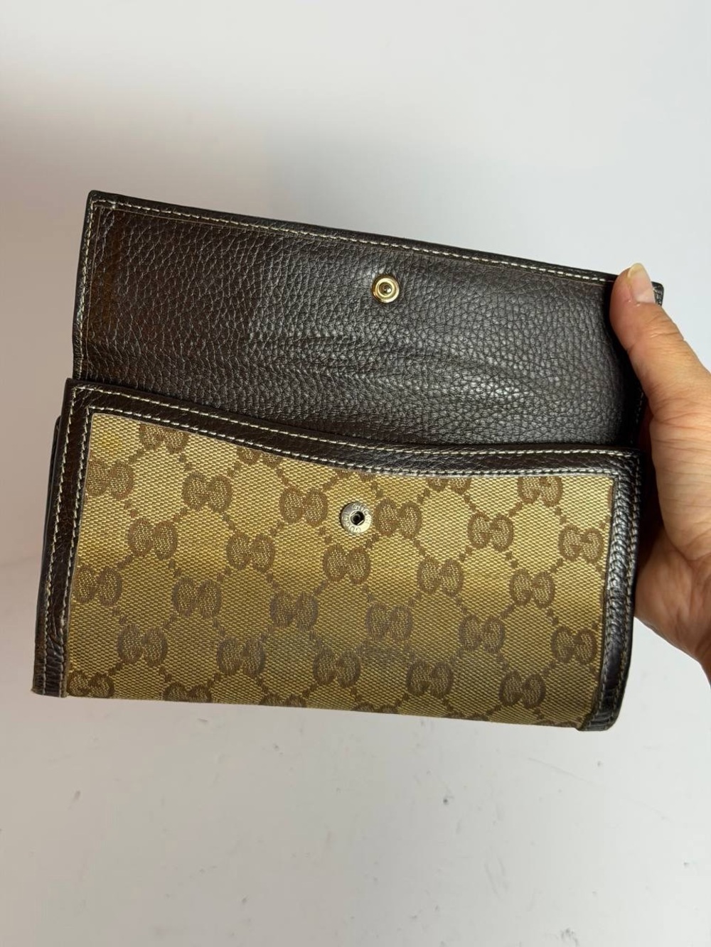 Gucci Interlocking G Clasp Brown GG Canvas Wallet - Picture 6 of 16